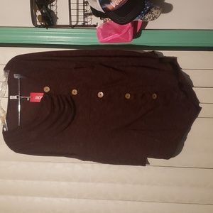 Burgundy/black pleated faux button down long sleeve handkerchief hem top